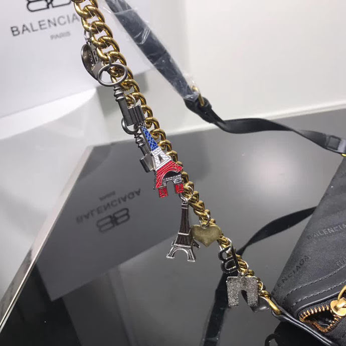 BALENCIAG巴黎世家 火爆 帆布拼牛皮 可做胸包 斜挎 單肩包 91869  BL1609
